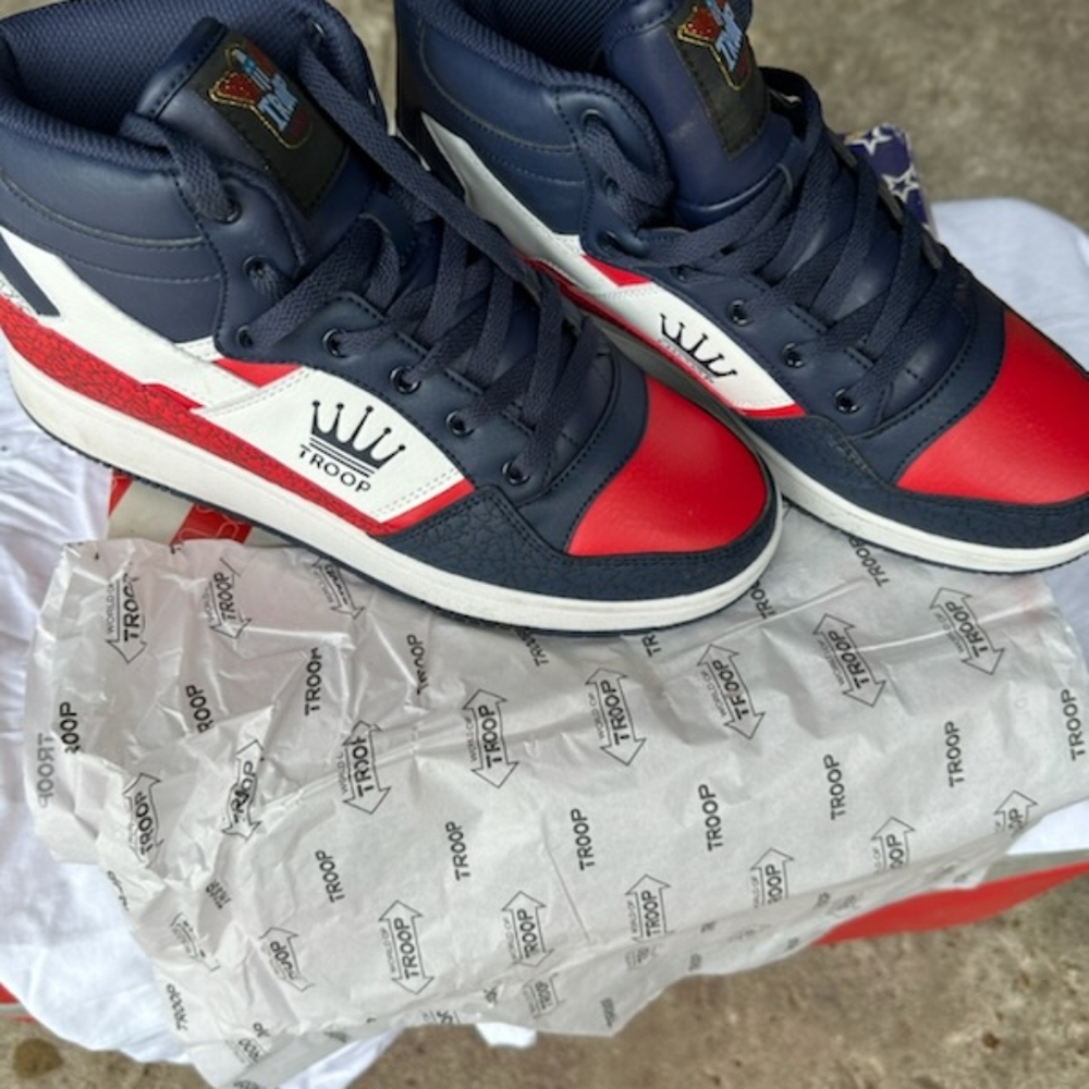 TROOPS Tennis Shoes